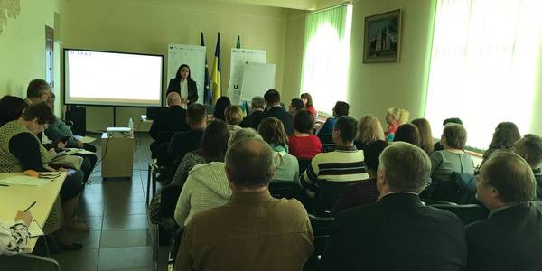 У Чернівцях вчилися управляти фінансами в медичних закладах ОТГ