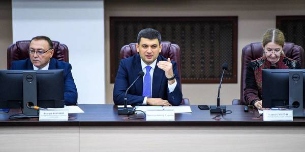 Volodymyr Groysman: We are changing the philosophy of work of the healthcare sector and provide incentives for doctors to improve performance