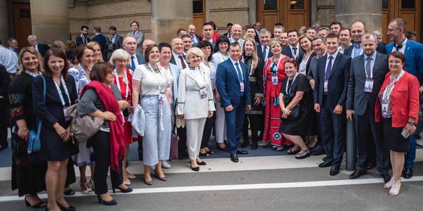 Heads of hromadas, mayors of cities and starostas as ambassadors of the Ukrainian decentralisation reform at the Third Ukraine Reform Conference in Toronto.