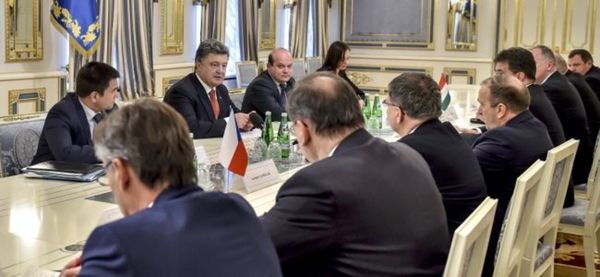 Президент України провів зустріч з делегацією Вишеградської групи