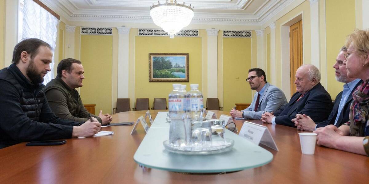 Сильні громади є важливим фактором стійкості України: Олексій Кулеба зустрівся з Ґеорґом Мільбрадтом