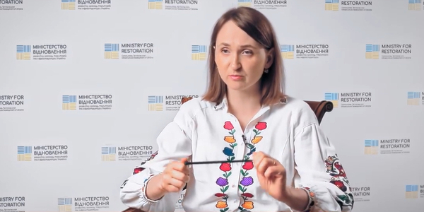 Як Україна відновлюється під час війни - відеокоментар Олександри Азархіної