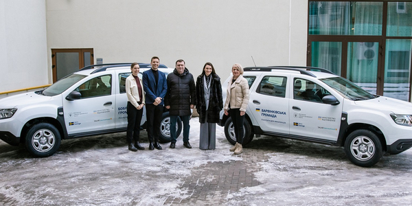 Бобровицька та Барвінківська громади отримали авто та обладнання для надання послуг мешканцям від шведсько-українського проєкту PROSTO

