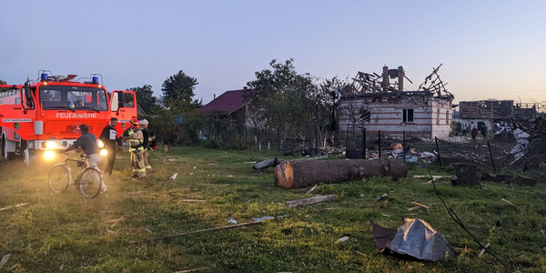 «Допомогли громаді першими після ракетної атаки»: як під час війни працює Оброшинська добровільна пожежна команда

