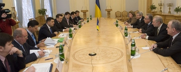 Хороший закон з децентралізації влади в Україні надішле сигнал міжнародним інституціям, що в Україні здійснюються правильні кроки, - Голова Європейської комісії