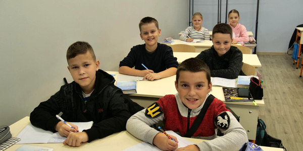 «Це справді моя школа?». Як спільними силами відремонтувати 13 гімназію Чернігова після російських обстрілів