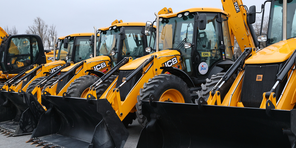 Громади Запоріжжя та Чернігова отримали 38 одиниць спецтехніки для екстреного відновлення в межах спільного проєкту з JICA