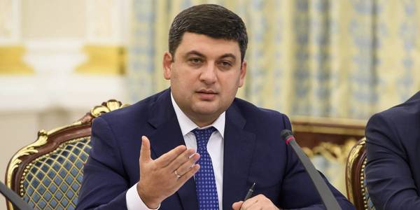 Hromadas, not officials, should manage land, - Volodymyr Groysman