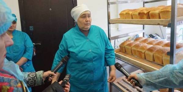 Public order bands and bread from abandoned school: how hromadas of Khmelnytskyi Oblast learn to live in new way