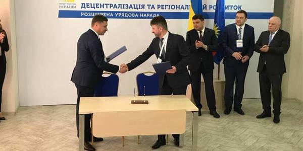 Another 27 AHs received land outside settlements, - Volodymyr Groysman 