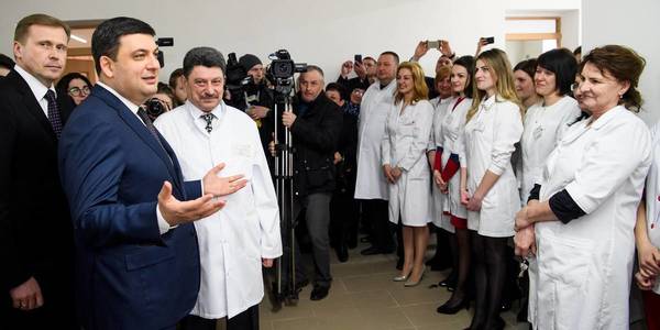 Volodymyr Groysman: Construction of hospitals and outpatient clinics is responsibility of local authorities