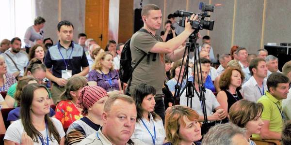 Кому вигідна застаріла система самоврядування: цитати з дебатів DESPRO у Кельменцях