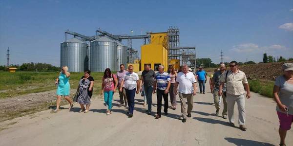 Grain, dairy and berry cooperatives presented to hromadas of Donetsk Oblast during study visit to Dnipropetrovsk Oblast