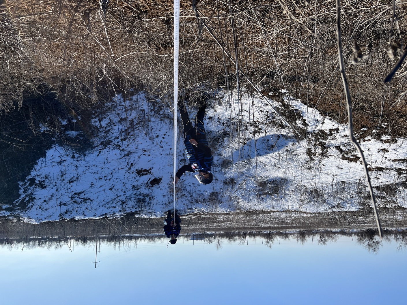Заміри розміру воронки коло міста Снігурівка Миколаївської області