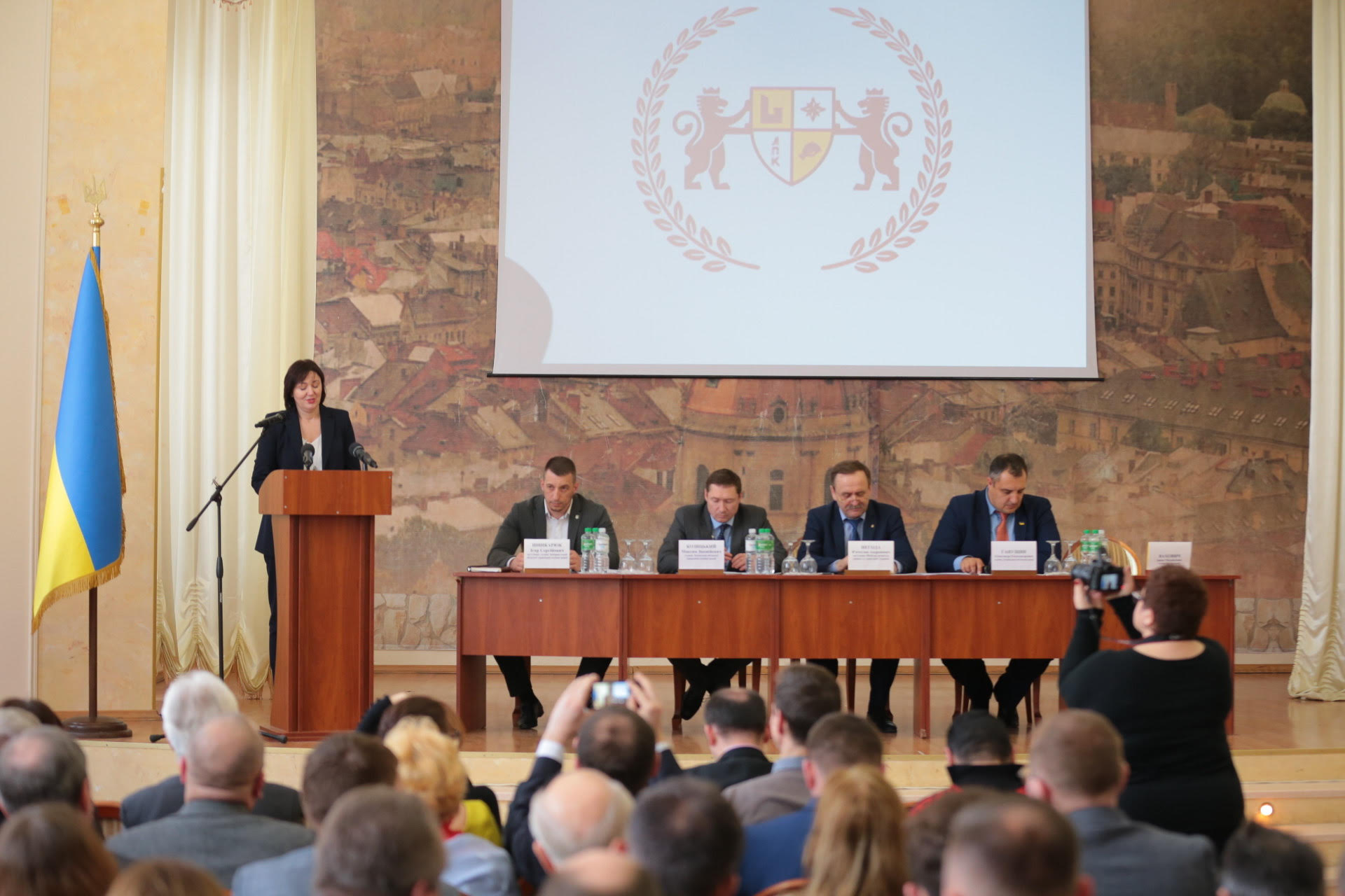For nobody to be tempted to manipulate the local government: discussing Constitutional amendments in Lviv