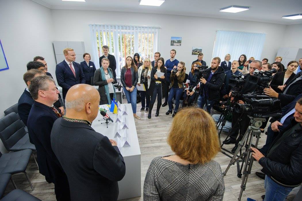 Administrative Service Centre Opened in Tyachiv Amalgamated Community