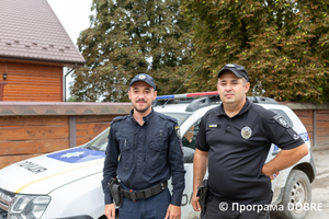 Ярослав Дружик і Сергій Олійник, поліцейські офіцери Тлумацького відділу поліції