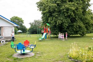 Thumb %d0%94%d0%b8%d1%82%d1%8f%d1%87%d0%b8%d0%b9 %d1%81%d0%b0%d0%b4%d0%be%d1%87%d0%be%d0%ba  %d0%94%d0%b6%d0%b5%d1%80%d0%b5%d0%bb%d1%8c%d1%86%d0%b5  %d0%b2 %d1%81%d0%b5%d0%bb%d1%96 %d0%92%d0%b8%d1%88%d0%bd%d1%96%d0%b2%d1%87%d0%b8%d0%ba  %d0%97%d0%be%d0%bb%d0%be%d1%82%d0%bd%d0%b8%d0%ba%d1%96%d0%b2%d1%81%d1%8c%d0%ba%d0%b0 %d0%b3%d1%80%d0%be%d0%bc%d0%b0%d0%b4%d0%b0  3 