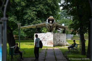 Сквер імені Леоніда Каденюка, селище Короп, Коропська громада