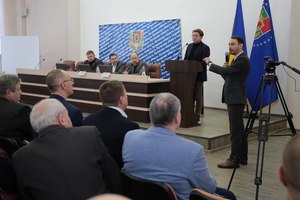 Обговорення майбутніх змін до Конституції в частині децентралізації у Сєвєродонецьку 